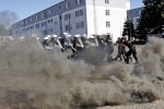 Pierwsza pomoc w działaniach zwartych. Oddziały prewencji ćwiczą ewakuację rannych ze strefy zagrożenia