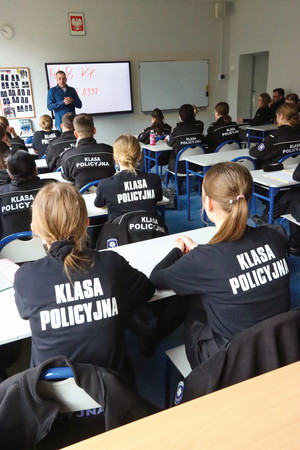 zajęcia klasy policyjnej w szkole Pomologia