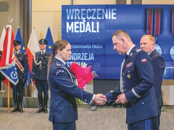 wręczenie medali w siedzibie mswia