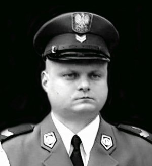 st. sierż. Marcin Szpyruk portret czarno biały