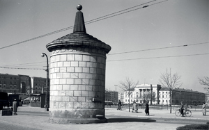 W 1947 r. Ministerstwo Bezpieczeństwa Publicznego zdecydowało o odbudowie zabytku z przeznaczeniem na Komendę Milicji Obywatelskiej m.st. Warszawy.