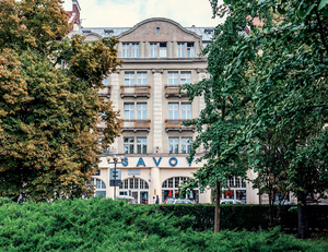 Savoy Wrocław – obiekcie Centrum Usług Logistycznych, który jest usytuowany w niedalekiej odległości od rynku, dworca PKP, PKS i dobrze skomunikowany z pozostałymi częściami miasta. Jest przeznaczony dla gości ceniących sobie spokój i rodzinną atmosferę.