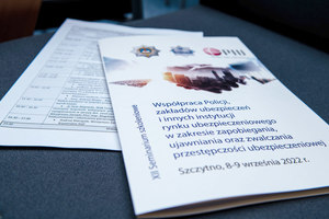dokumenty i zdjęcie z konferencji prelegentki i certyfikatu
