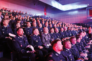 zdjęcia z targów polsecure 2024
pełna sala policjantów słuchających wykładu