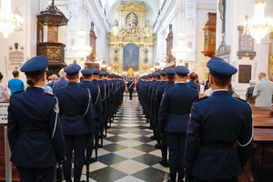 obchody święta Policji na placu zamkowym i obiektach związanych z działalnością policji