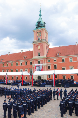 obchody święta Policji na placu zamkowym i obiektach związanych z działalnością policji