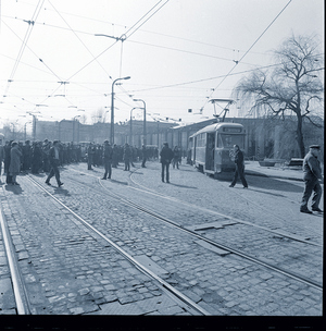 zdjęcia z rozprawy i wizji lokalnej z historycznej sprawy zabójstwa sierż Karosa w warszawie