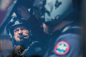 loty śmigłowca policyjnego z udziałem załogi policyjnego śmigłowca