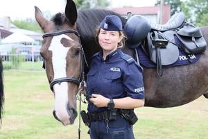 policjanci z historii w materiale