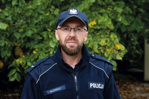 sierż. Tomasz Majowicz z Komisariatu Policji w Rudniku nad Sanem podlegającym Komendzie Powiatowej Policji w Nisku.