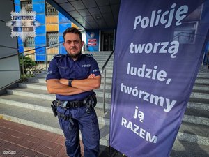policjanci z materiału co ratowali