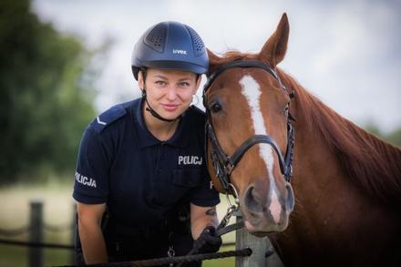 policjantka i koń