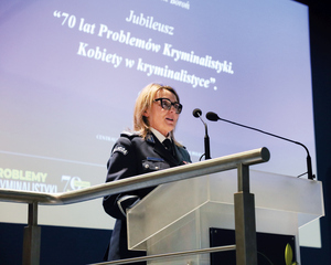 dyrektor CLKP insp. Iwona Marciniak-Krawczyk.przemawia z mównicy
