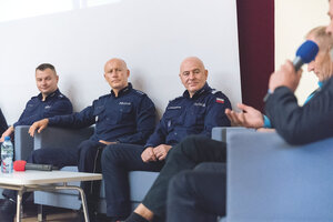 komendanci policji podczas konferencji