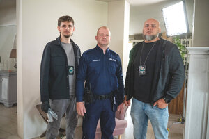 mł. asp. Krzysztof Kuczmera na planie filmowym we Wrocławiu